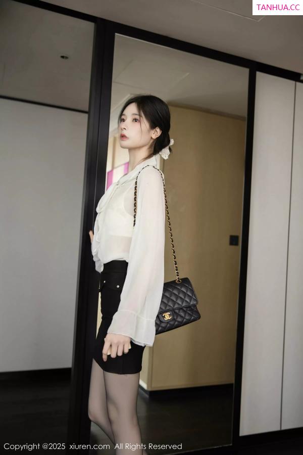 Carina Lee Carina布丁 [XiuRen]高清写真图 2025.05.23 No.10319 布丁wow 魅惑黑丝第2张图片